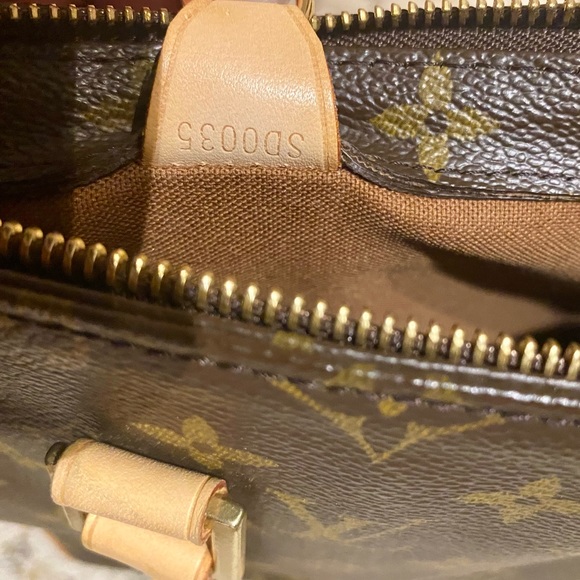 Louis Vuitton Zipper tote - Picture 9 of 10